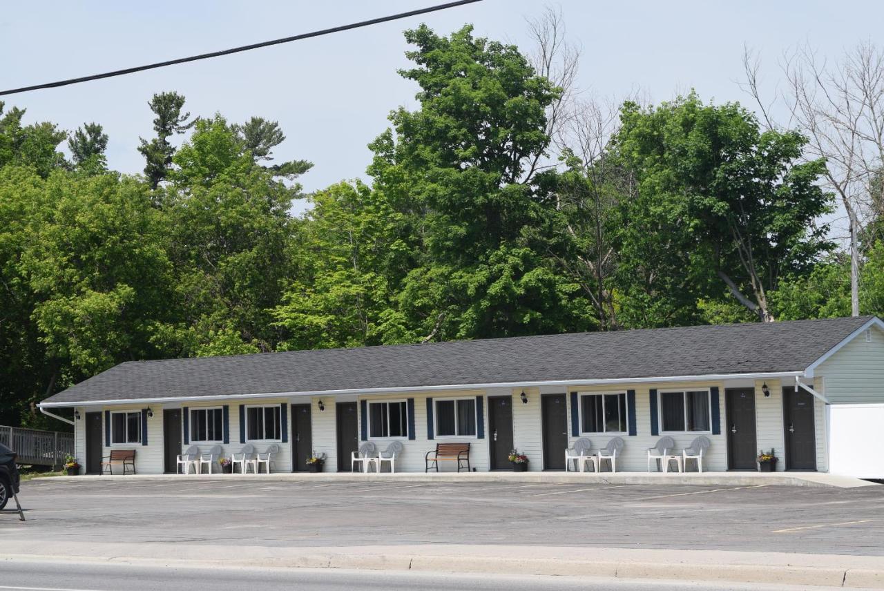 Knights Inn Arnprior Bagian luar foto