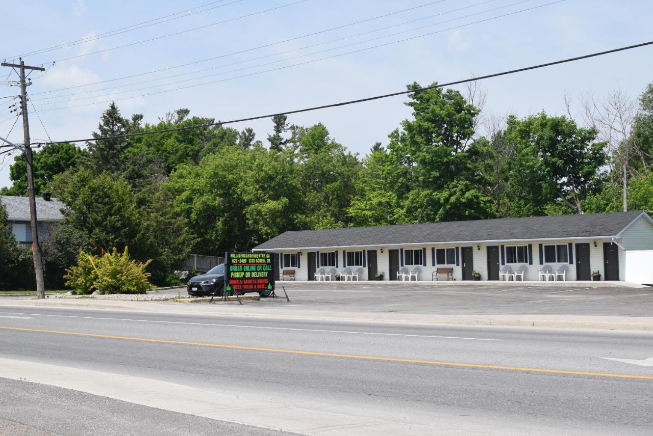 Knights Inn Arnprior Bagian luar foto