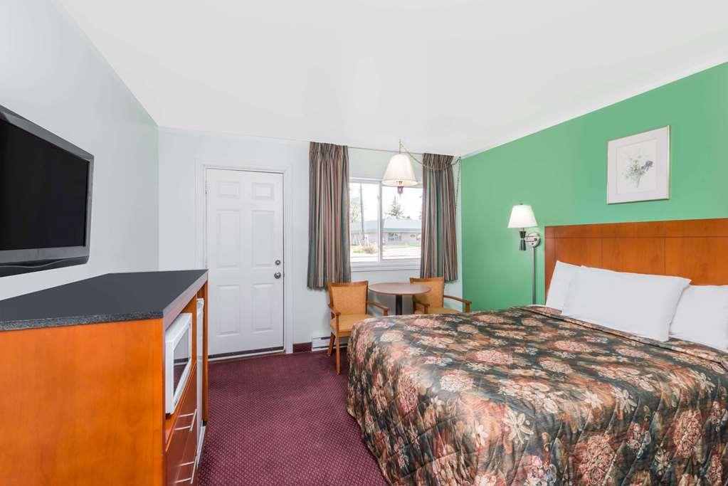 Knights Inn Arnprior Ruang foto