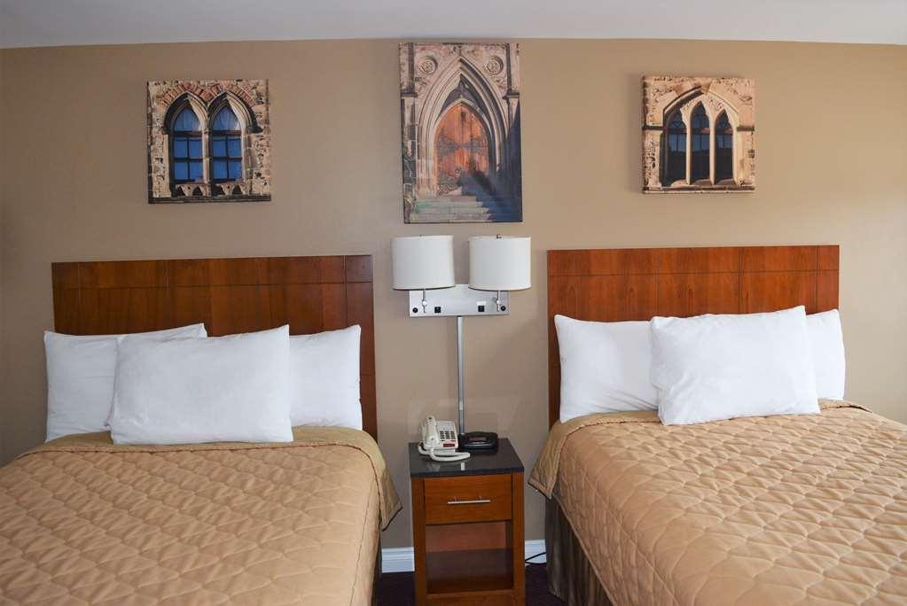 Knights Inn Arnprior Ruang foto